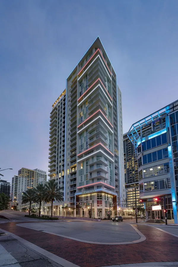 Completed 4 West Las Olas residential tower